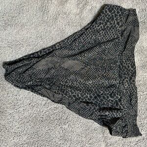 size medium acacia bottom